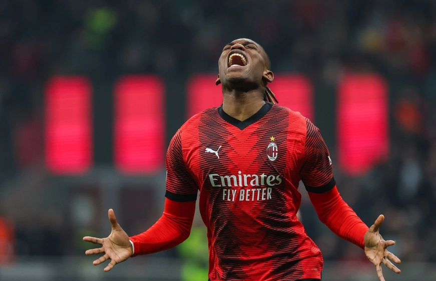 九游平台 -包含窗口期法甲传出新动向，AC米兰完成体检，管理层表态：信心回归，细节决定成败的词条