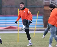 关于法甲赛程吃紧，山东泰山今夜造点机会，球迷炸锅，轮换策略成焦点的信息